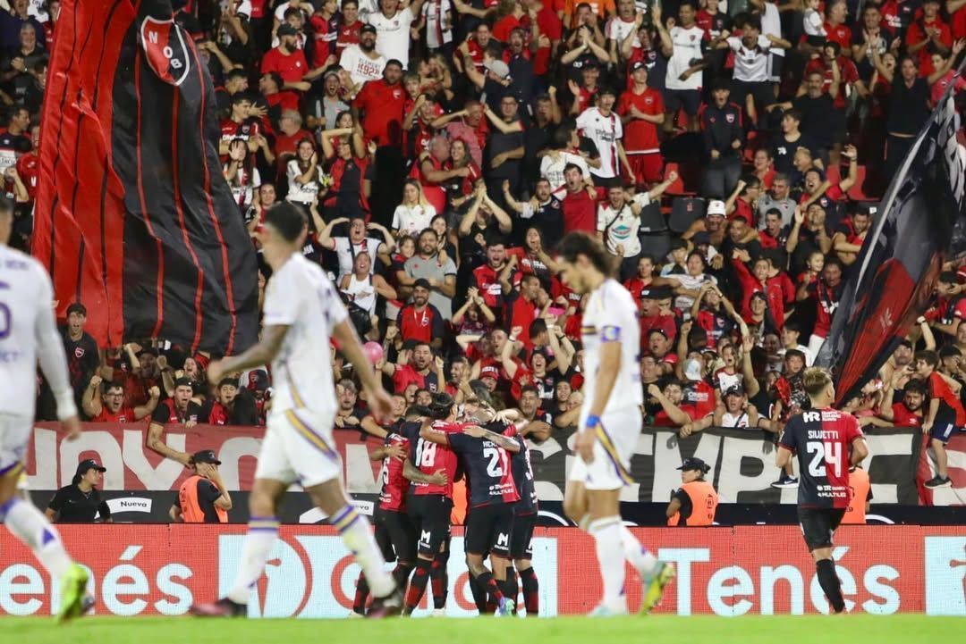Cavani perde pênalti, e Boca é derrotado pelo Newell's na Argentina