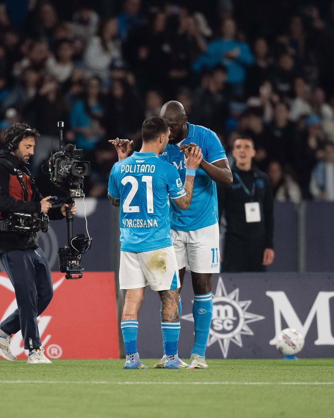 Com show de Lukaku, Napoli bate Milan na Serie A e se aproxima da liderança