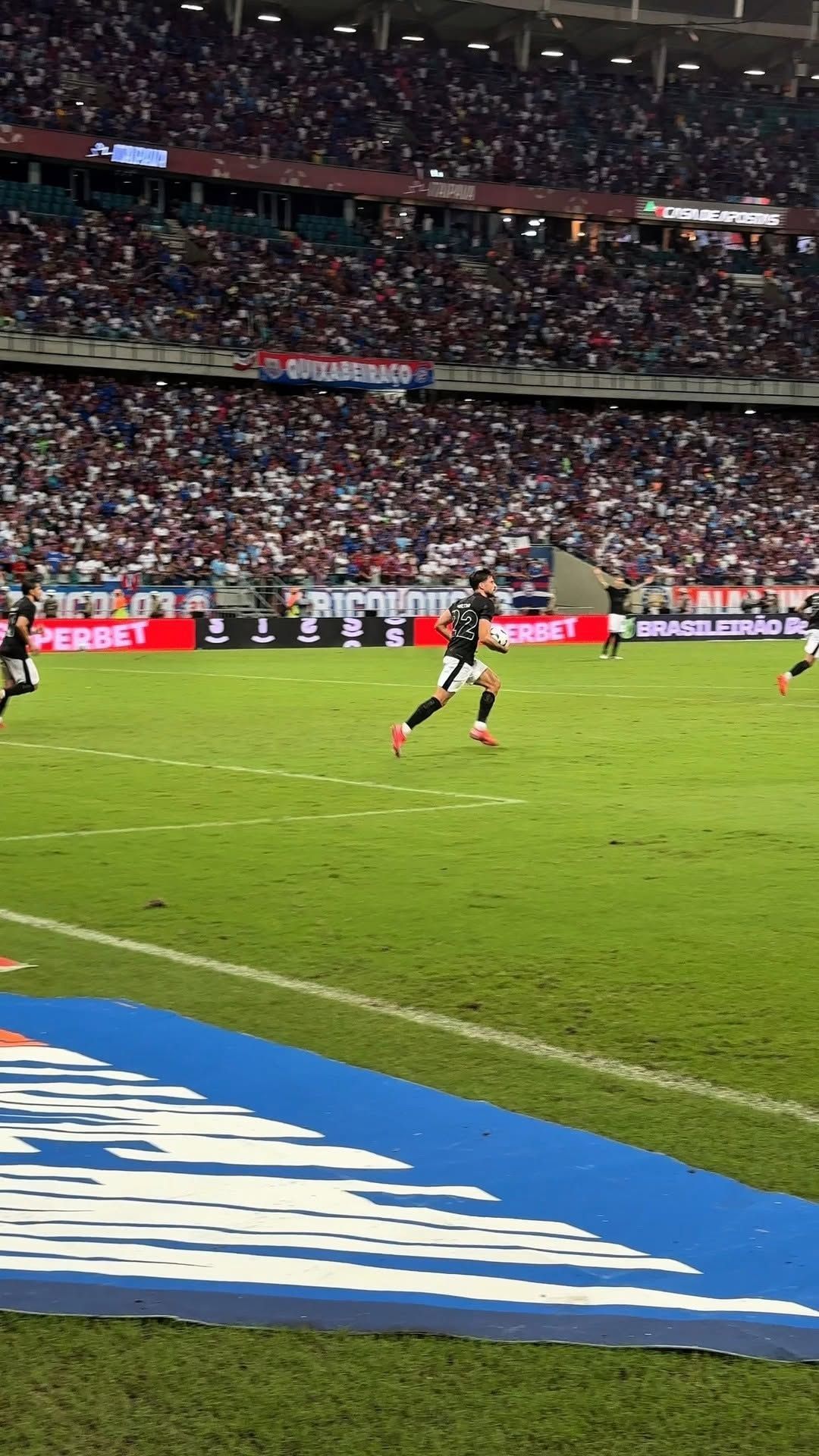 Héctor Hernandez celebra primeiro gol pelo Corinthians:'Tira um peso'