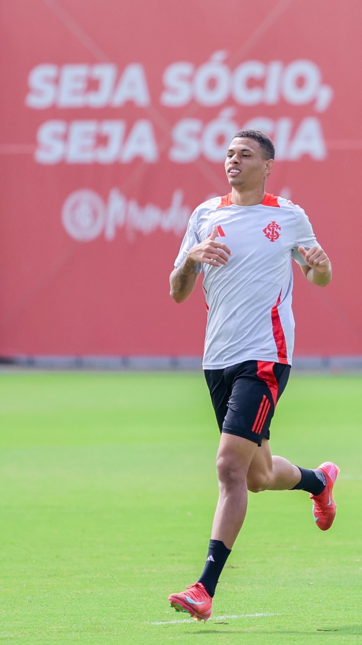 Meia que pertence ao Bahia será desfalque do Inter na estreia da Libertadores