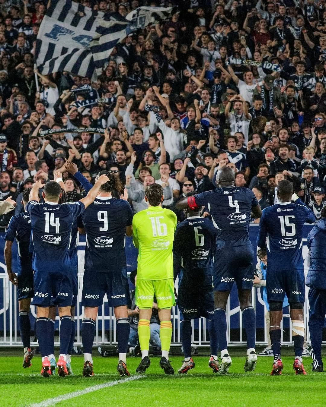 Lenda do futebol faz oferta para comprar clube hexacampeão que declarou falência