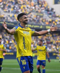 Chris Ramos, em ção pelo Cádiz