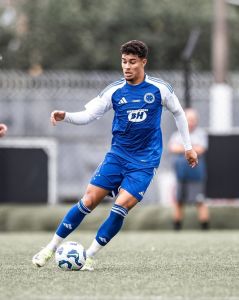 Nicolas Pontes em partida pelo Cruzeiro sub-20