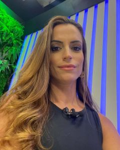 Lara Linhares, repórter da TV Aratu (SBT)