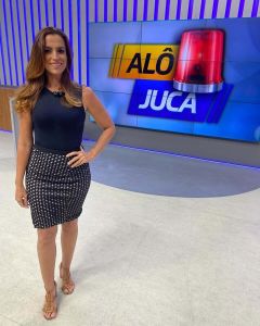 Lara Linhares, repórter do SBT