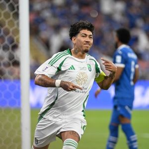 Roberto Firmino em ação pelo Al Ahli na Liga dos Campeões da Ásia