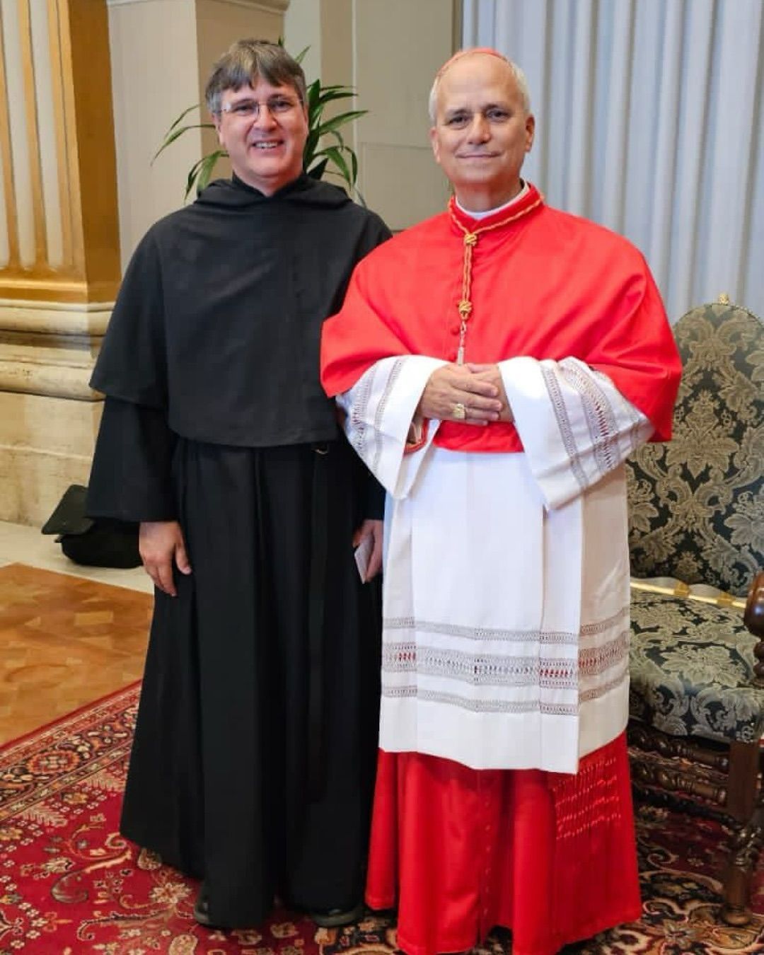 Tradicional colégio de BH divulga fotos inéditas do papa Leão XIV em BH