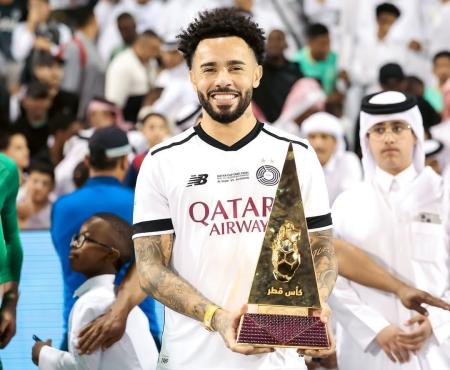Claudinho com o troféu do Campeonato Catari