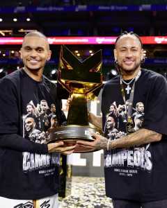 Neymar e Cris Guedes comemoram título da Kings League