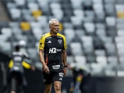 Éder Aleixo deixa o Atlético após 7 anos como auxiliar do clube