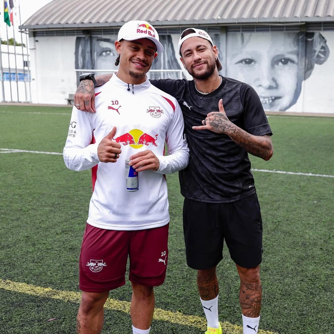 Neymar reage a encontro com astro do RB Leipzig e projeta amistoso: 'Nos vemos'