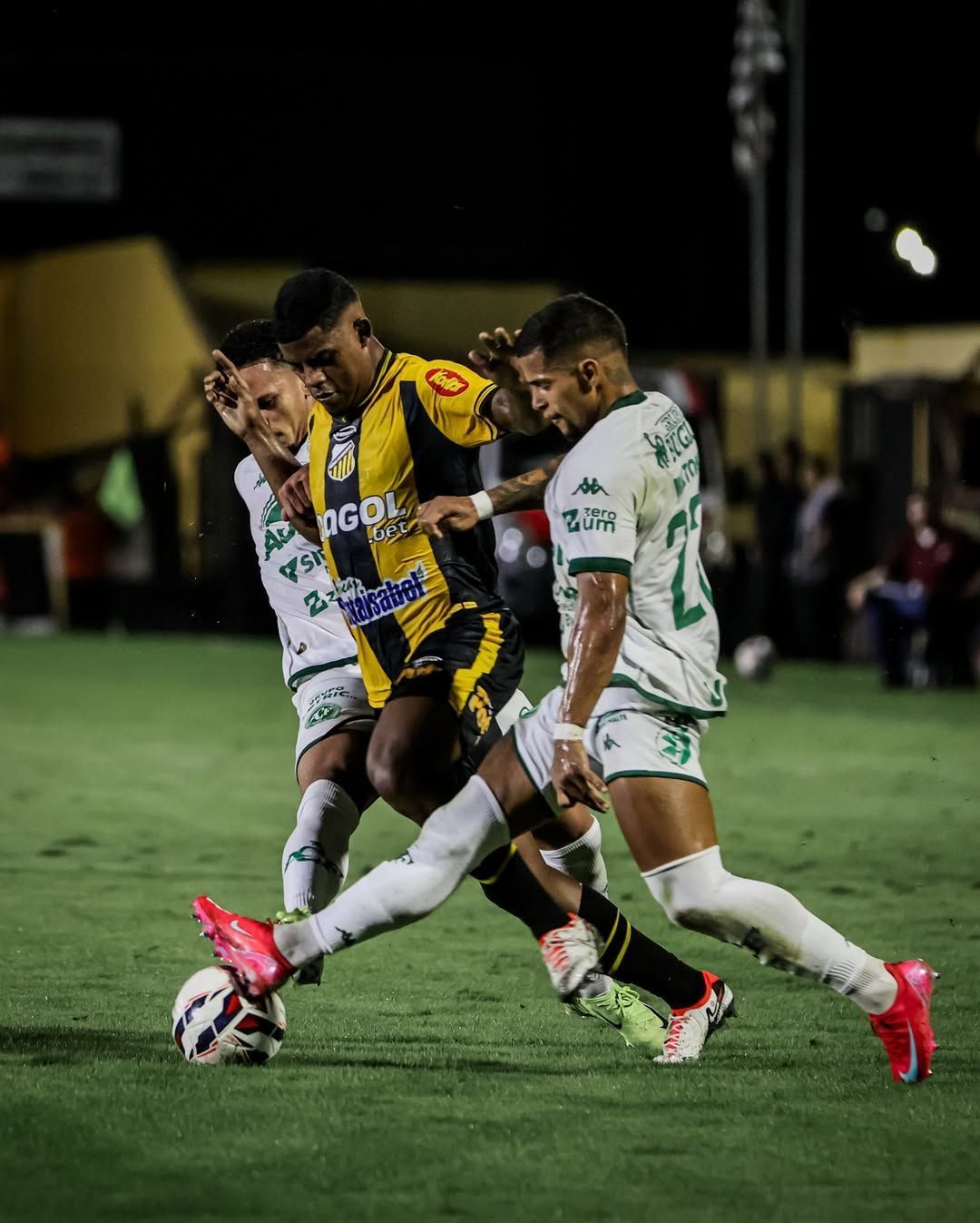 Novorizontino vence Chapecoense e assume vice-liderança da Série B