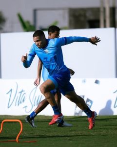 Jonathan Costa deve ser a novidade do Avaí para enfrentar o Vila Nova-GO