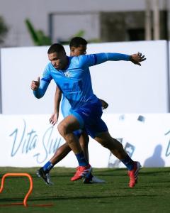 Jonathan Costa deve ser a novidade do Avaí para enfrentar o Vila Nova-GO
