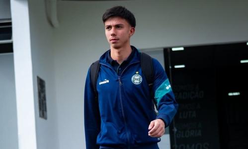 João Almeida deve ser titular do Coritiba contra o CRB