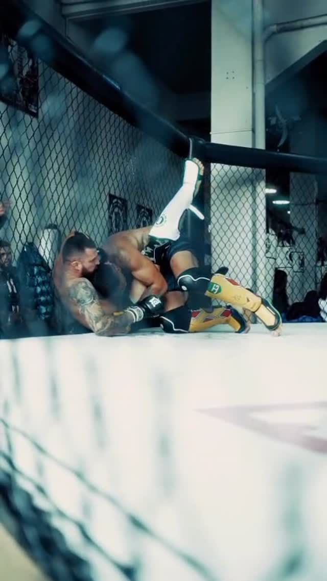 Antes de revanche, Poatan treina em academia brasileira sensação no UFC