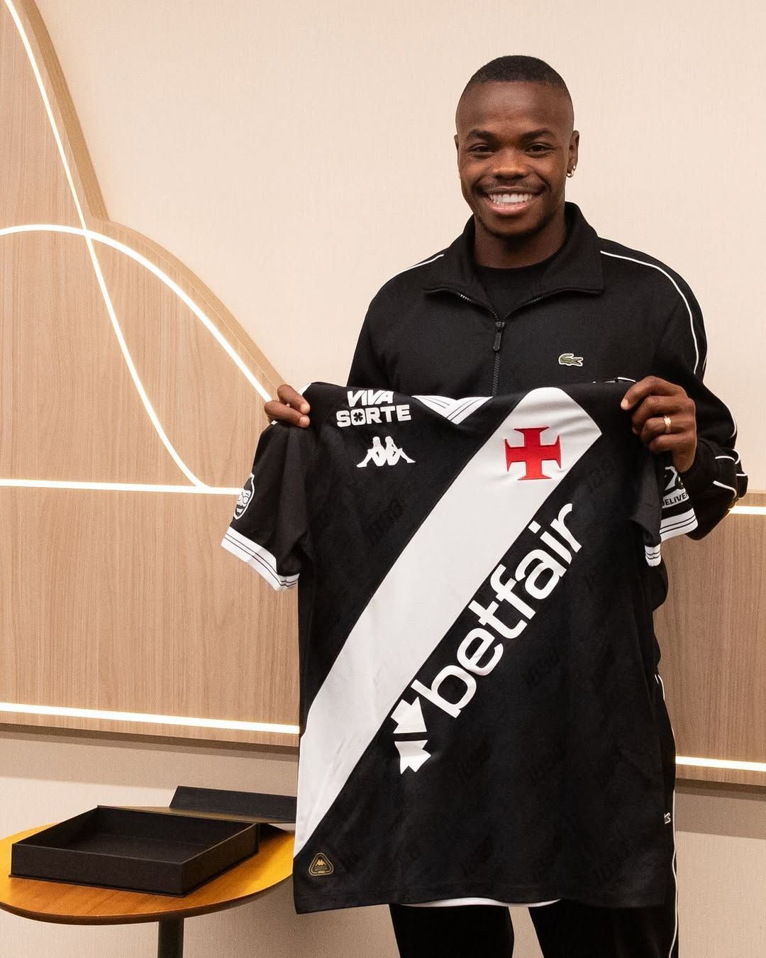 Vasco anuncia acordo com atacante colombiano Andrés Gómez