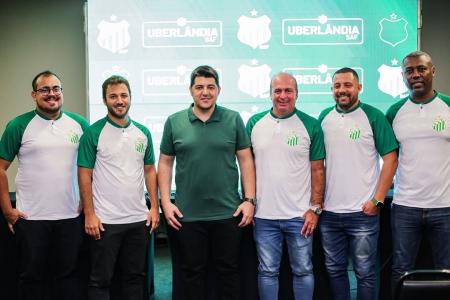Membros da nova gestão do Uberlândia, após implementação da SAF