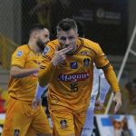 Praia Clube vacila no fim, perde para o Magnus e deixa liderança da LNF