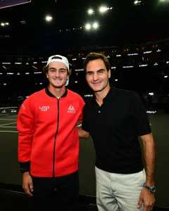 João Fonseca e Roger Federer se encontram pela primeira vez, nos Estados Unidos