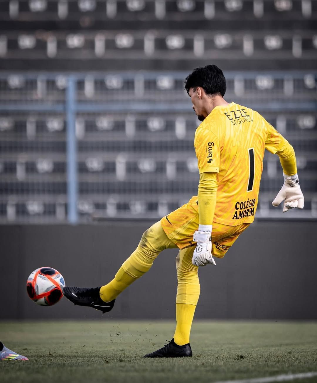 Goleiro do Corinthians sonha com terceira final consecutiva na Copinha