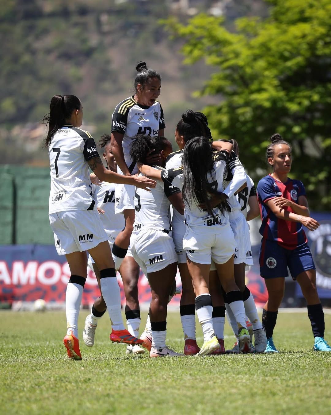 Atlético domina, vence Itabirito fora de casa e mantém 100% no Mineiro Feminino
