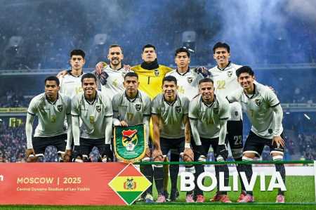 Time boliviano que enfrentou a Rússia nesta terça-feira (14), em Moscou