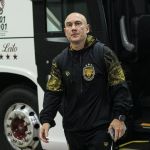 Em crise, clube da Série B demite treinador na reta final da competição