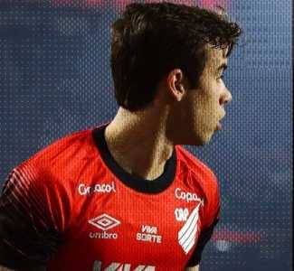 Dudu Kogitzki começou como titular do Athletico-PR contra o Amazonas
