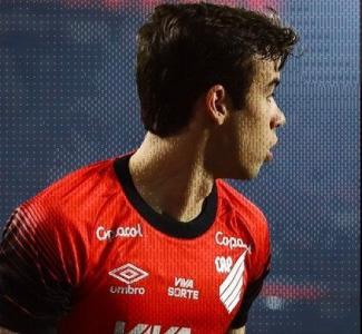 Dudu Kogitzki começou como titular do Athletico-PR contra o Amazonas
