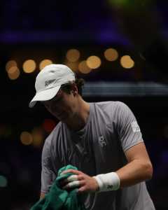 João Fonseca em ação no Masters 1000 de Paris