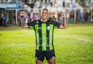 Ex-Cruzeiro e Inter acerta com clube da terceira divisão gaúcha