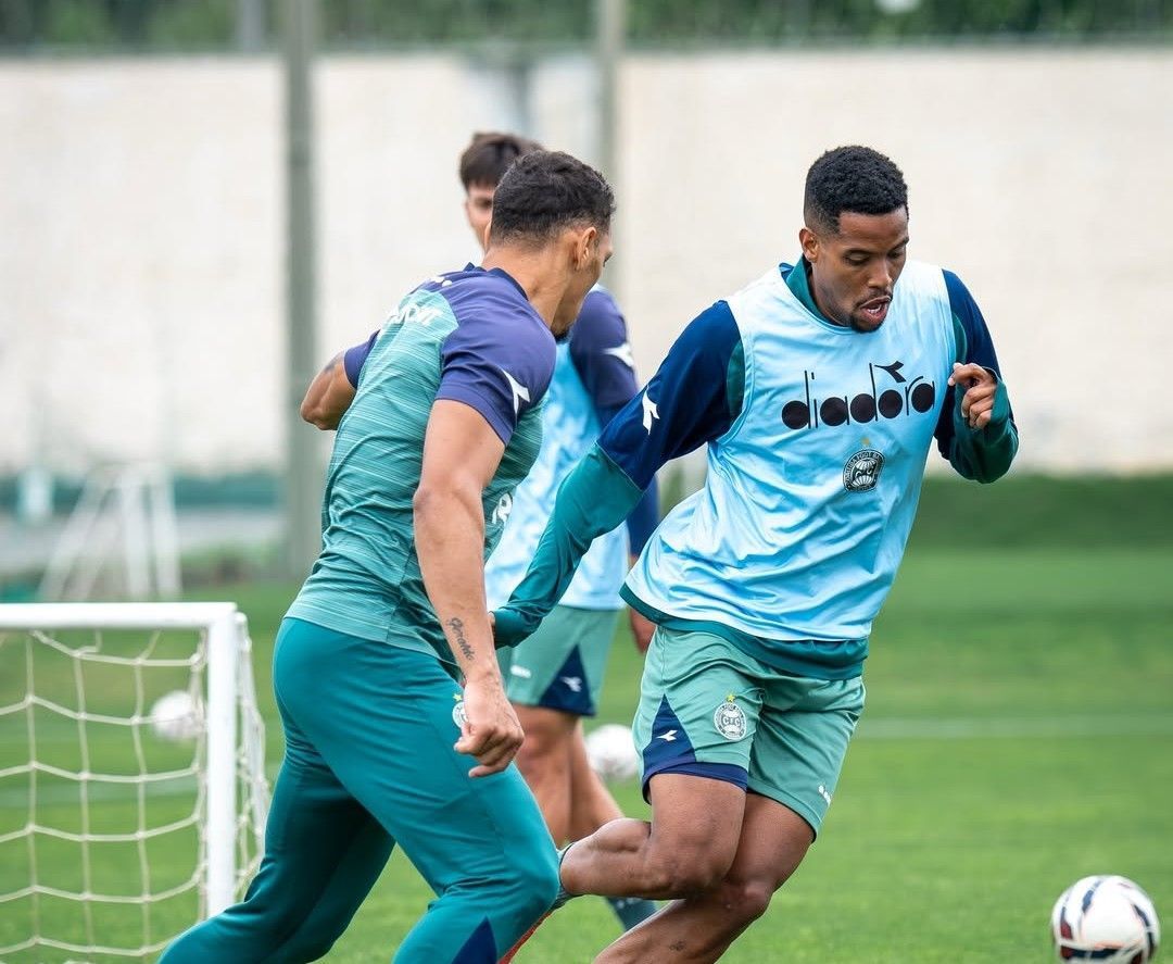 As opções de Mozart Santos para escalar o Coritiba contra CRB pela Série B