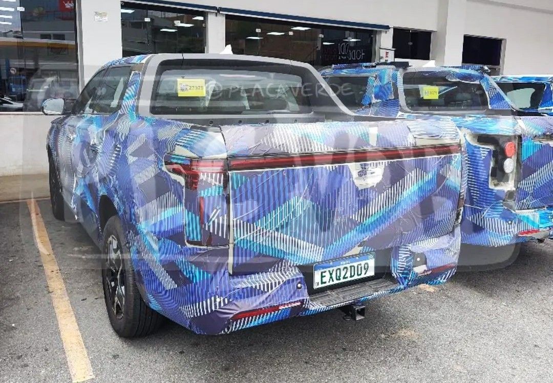 Picape híbrida baseada no BYD Song Plus é flagrada em testes no Brasil