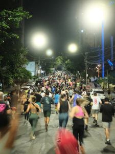 Calma Clima reúne centenas de corredores amadores em Belo Horizonte semanalmente