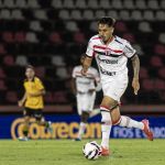 América avança na contratação de atacante ex-Flamengo que pertence ao Internacional