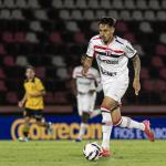 América avança na contratação de atacante ex-Flamengo que pertence ao Internacional