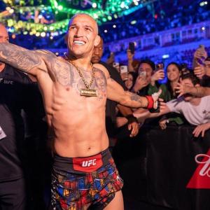 Charles do Bronxs pode voltar ao topo do peso-leve do UFC