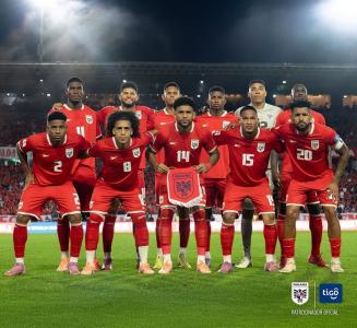 Time do Panamá perfilado antes do jogo desta terça-feira (18)
