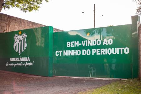 Nova fachada do CT Ninho do Periquito, do Uberlândia, em Uberlândia