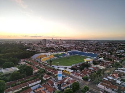 Estádio José Maria de Campos Maia, o Maião, em Mirassol