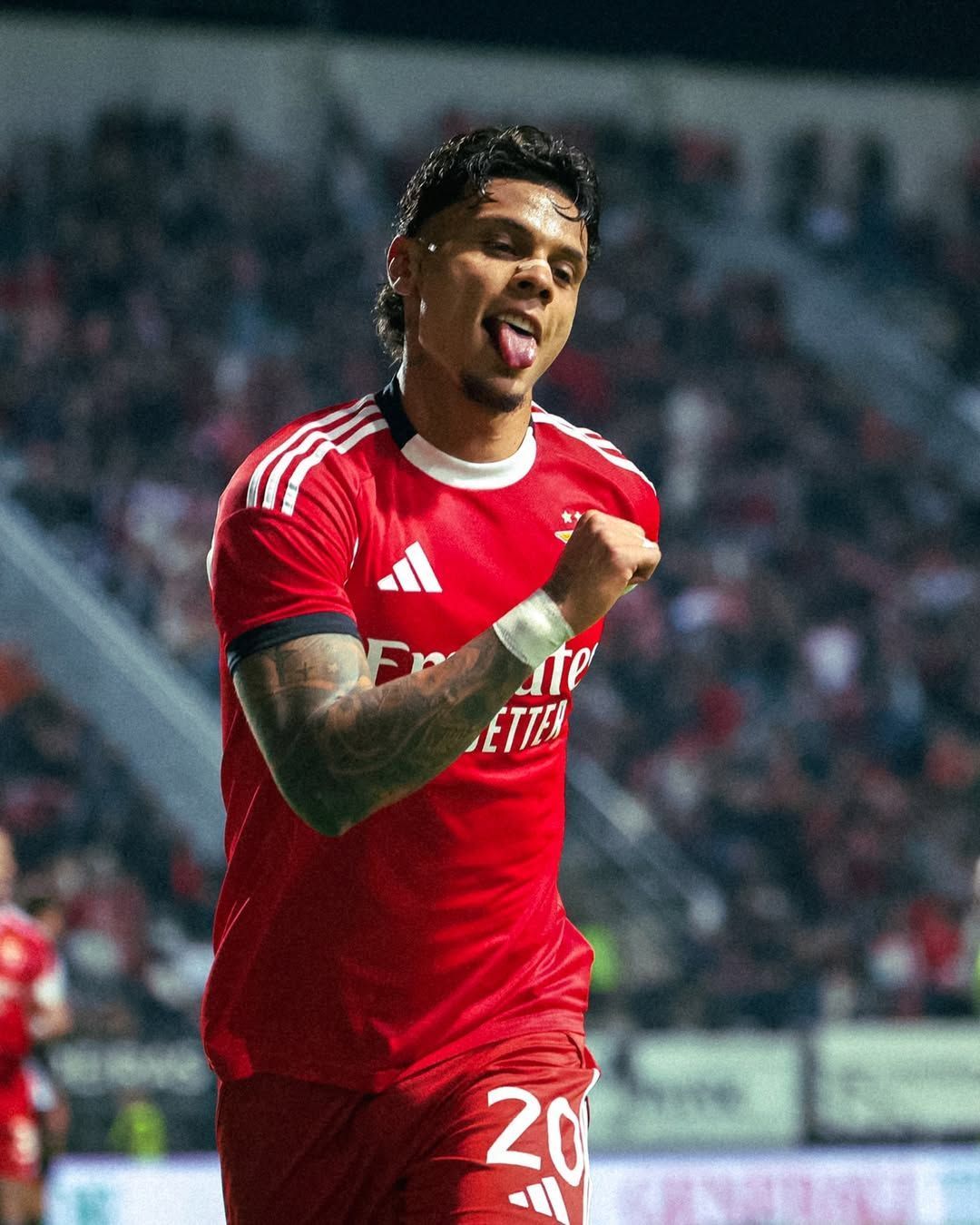 Ex-Palmeiras marca, Benfica vence Farense e avança na Taça de Portugal