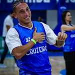 Jogador que brilhou na Champions League vai a jogo do Cruzeiro Basquete em BH