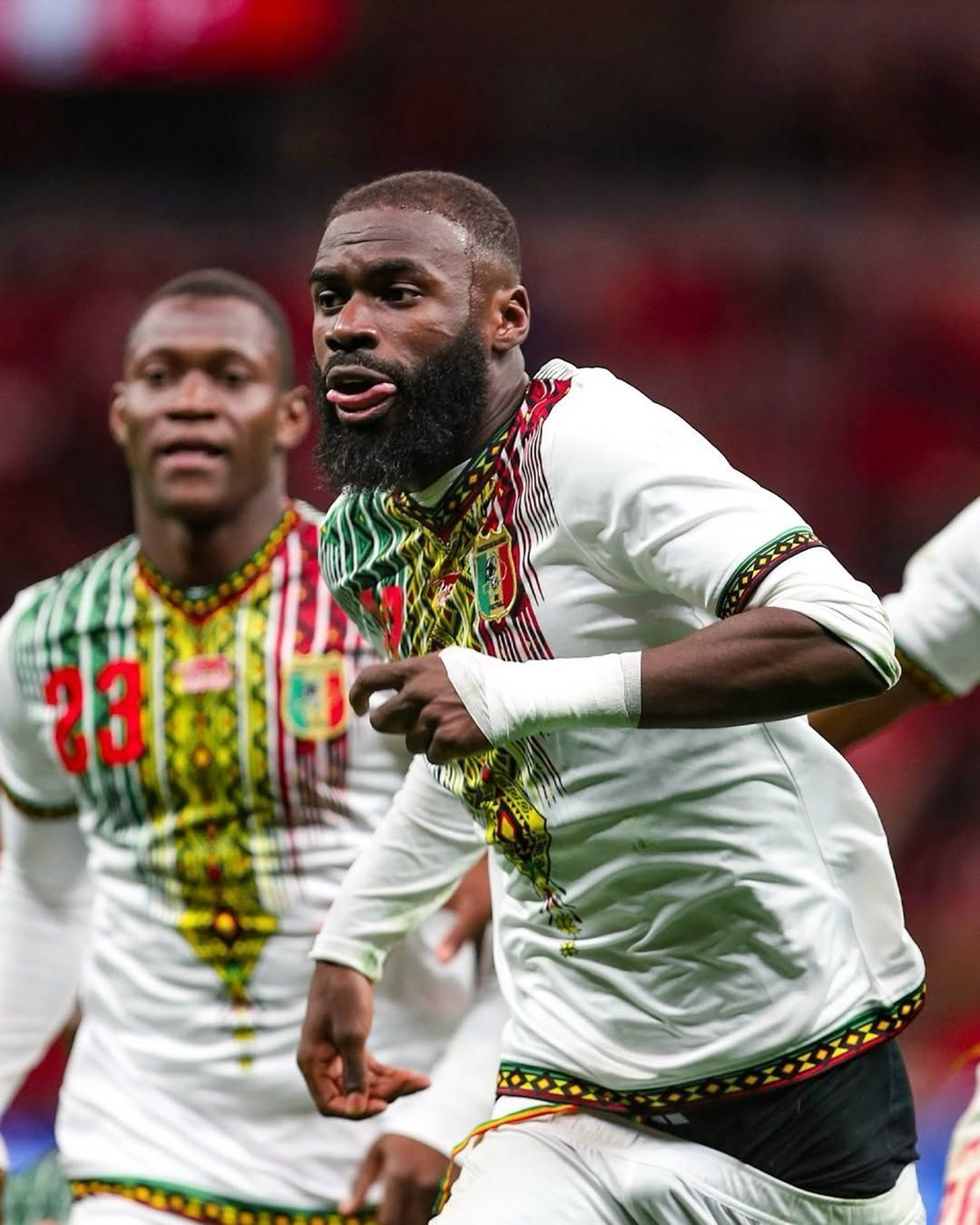 Mali supera expulsão, empata com Comores e avança às oitavas da Copa Africana de Nações