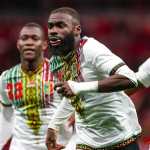 Mali supera expulsão, empata com Comores e avança às oitavas da Copa Africana de Nações