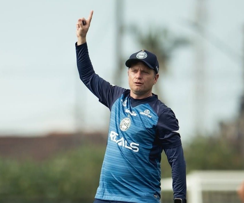 Seabra tenta se consolidar no comando do Coritiba em reencontro com o Cruzeiro
