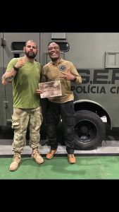 Anderson Silva treina para se tornar um policial nos Estados Unidos