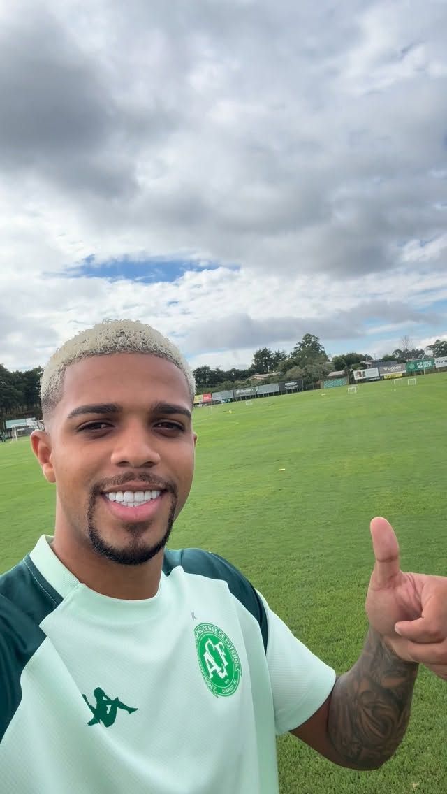 Robert Santos, do Atlético, reage a acerto com a Chapecoense e manda recado