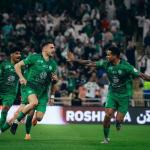 Ex-Juventus decide, CR7 passa em branco, e Al-Ahli bate Al-Nassr pelo Saudita