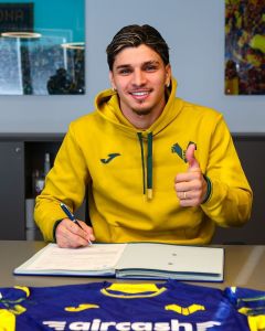 Isaac foi anunciado como reforço do Hellas Verona após deixar o Atlético